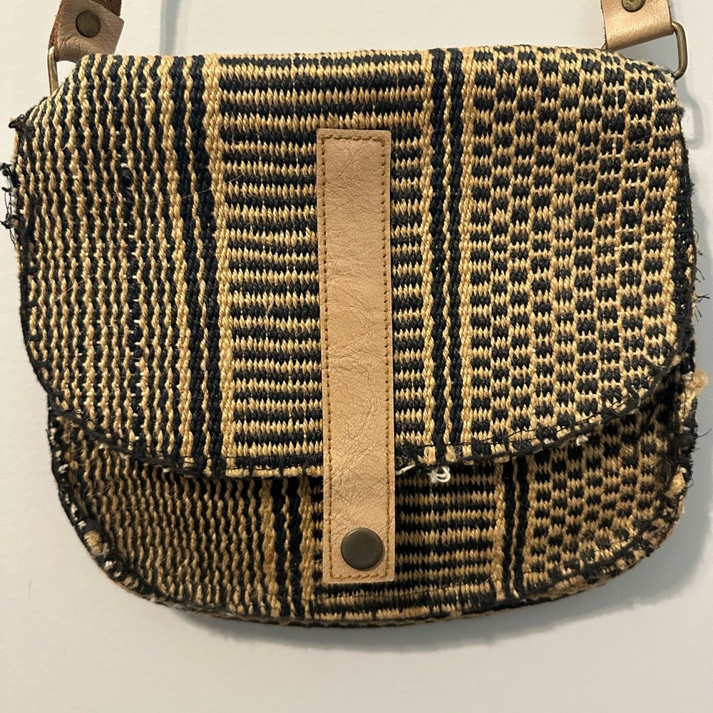 Woven crossbody bag